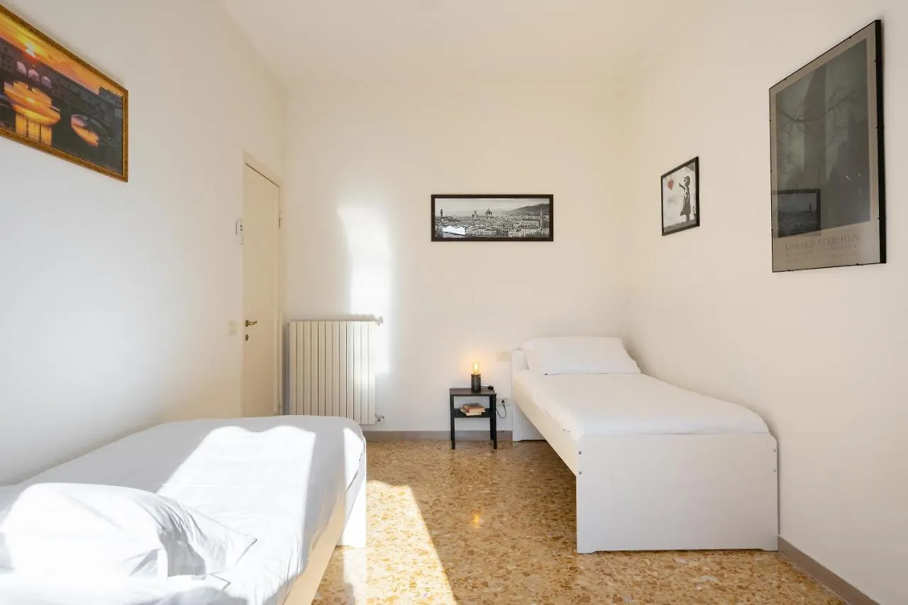 Roommo Artisti Florence Apartment