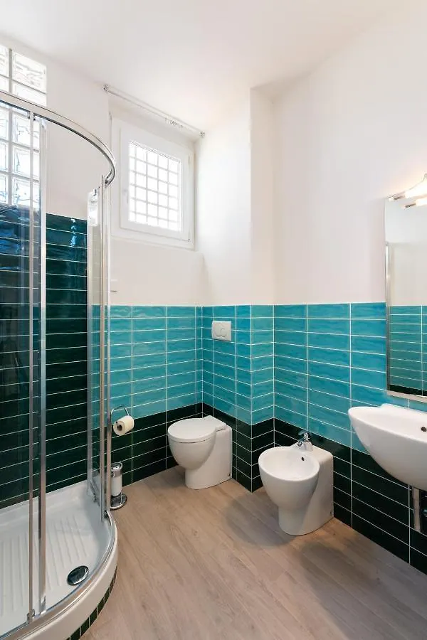 Apartment Roommo Artisti Florence Italy